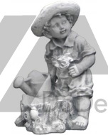 Betonowa donica ogrodowa - chłopiec w kapeluszu