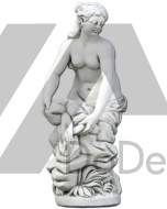 Figury betonowe - kobieta przelewająca wodę