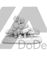Figurka chłopca i dziewczynki na ławeczce