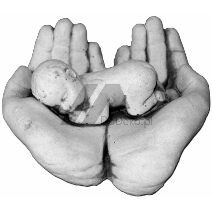 Figurina di bambino nelle mani