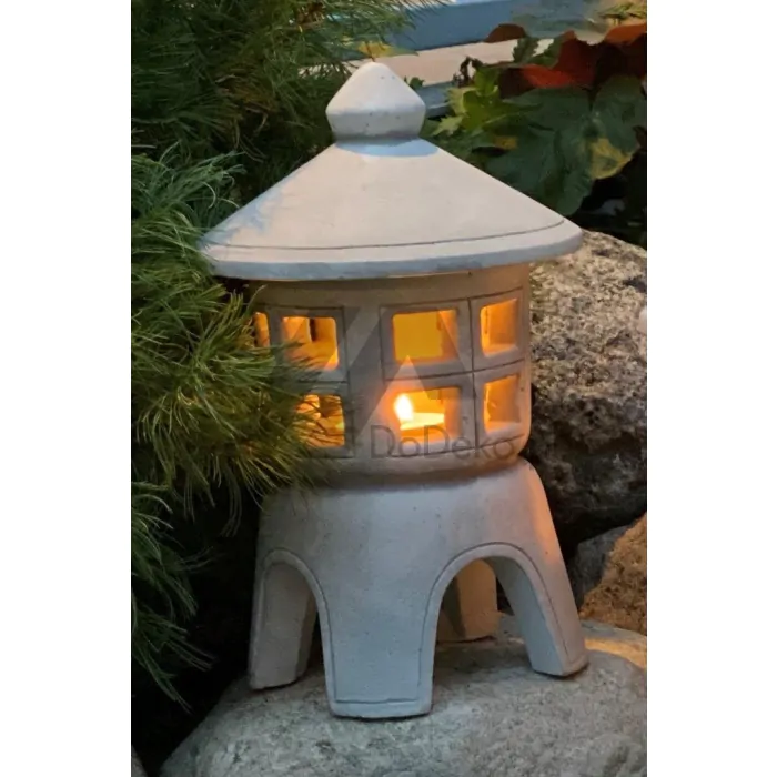 Lampada pagoda giapponese